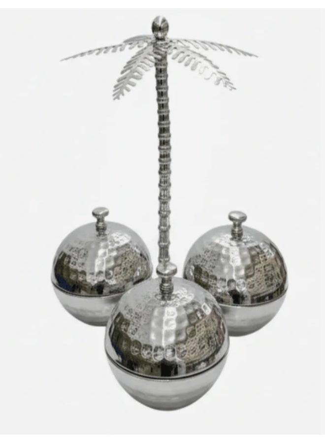 أي كي دي سي وعاء حلوى معدني بثلاثة أقسام من AKDC - طلاء فضي فاخر، وعاء تقديم مقسم للوجبات الخفيفة والحلويات، 30 سم - Image 1